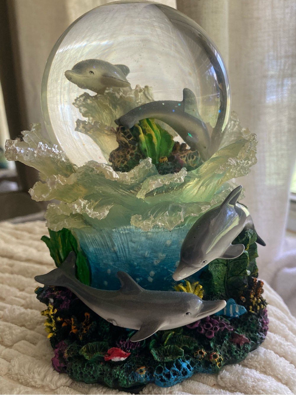 Y2K 90’s Dolphin Snowglobe Music Box "Born Free" Ocean Coral Reef Light Up